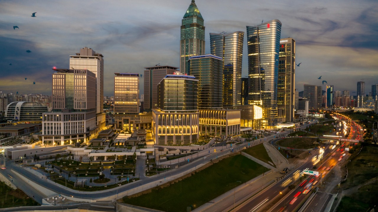 Savaşın Ortasında Fırsat